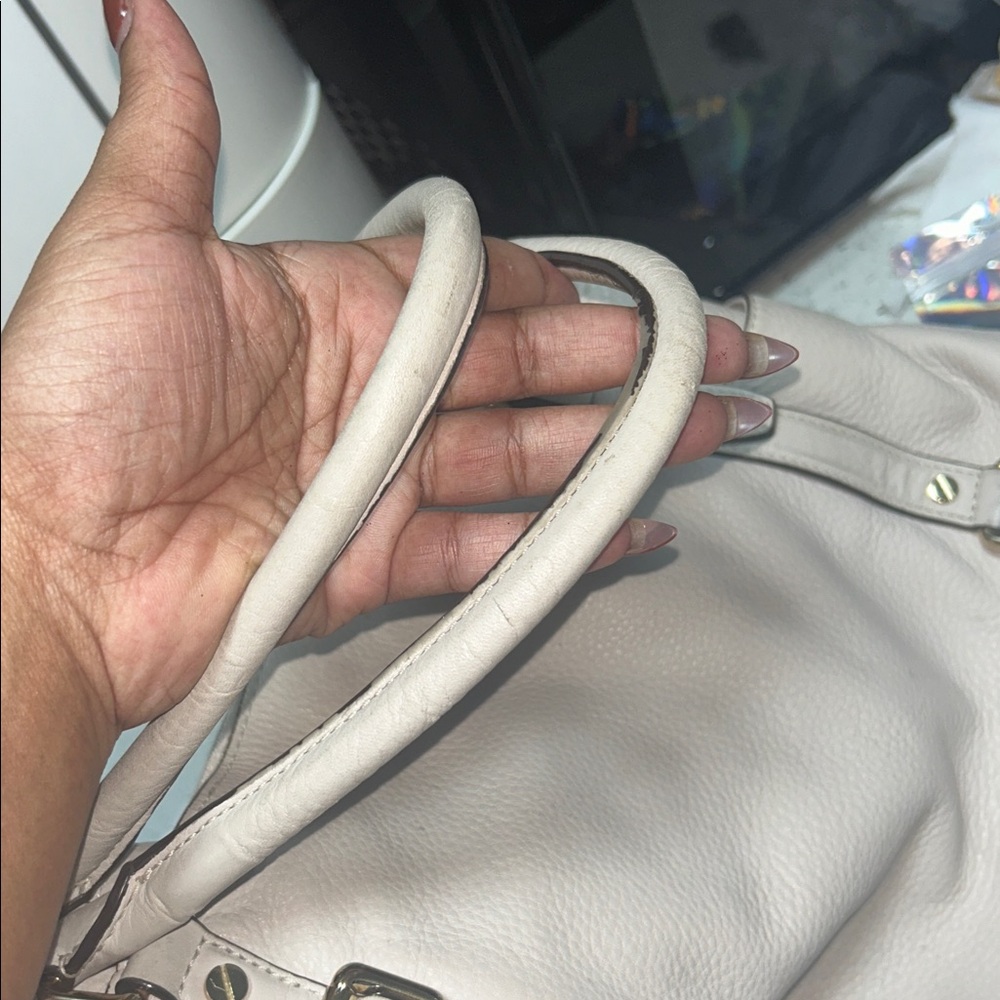 Michael Kors White Leather Shoulder Bag - Picture 5 of 7